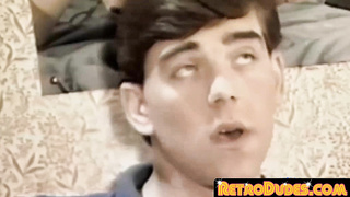 RetroDudes.com - College dudes enjoy cock sucking party in dorm room