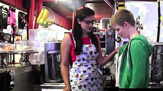 Lesbian MILF Penny Barber SEDUCES PETITE waitress Alani Pi