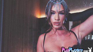 Sky Bri shows sexy big ass and posed