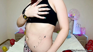 Redhead amateur babe shows tattoos