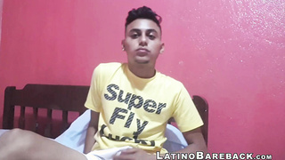 Super-cute amateur Latino Elian wanks solo in his apartment