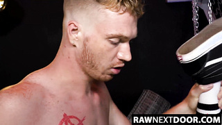 RawNextDoor.com - Johnny Hill's messy spin nail