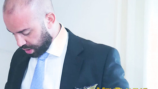 Elegant bearded jock Andy Star inhales hefty pulsing stiffy
