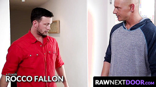 RawNextDoor.com - Mikey Younger's sexually frustrated meeting with mischievous Gunner