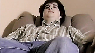 JoeSchmoeXXX.com - Round amateur bisexous stud Nick masturbates his huge manmeat