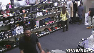 Excellent culo dame gives herself to a ample dicked pawnbroker