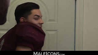 MaleIcons.com - Hugh Hunter's athlete's quest to conquer the flawless taut caboose
