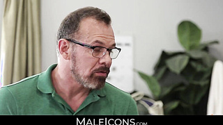 MaleIcons.com - Armond's sucky-sucky abilities pleasing Max's outstanding impaler