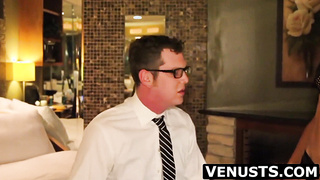 Uber-sexy tranny stretches homosexual cheeks with knob