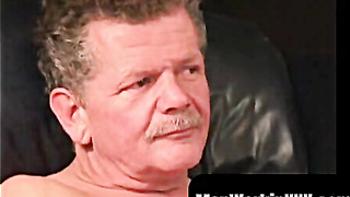 MenWorkinXXX.com - Bulky mature plumber jerks his firm huge trouser snake