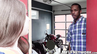 Alex Chance offers her cooter to Charlie Mac to repay his graciousness