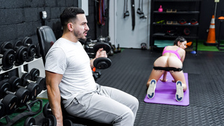 Intimate trainer motivates customer with her succulent poon