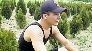 JoeSchmoeXXX.com - Solo fuckpole fapping with inked guy tugging off his dinky