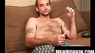 Young traveler jerks his pipe to jizz for cash