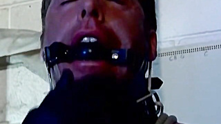 Derek Agony luvs enjoyment as sir fumbles his trouser snake