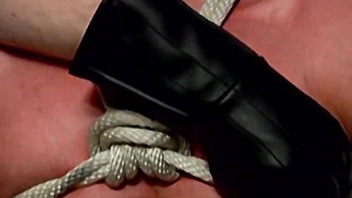 Derek Agony luvs enjoyment as sir fumbles his trouser snake