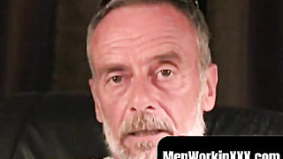 MenWorkinXXX.com - Wooly amateur spills jizm all over his tummy after wanking