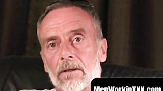 MenWorkinXXX.com - Wooly amateur spills jizm all over his tummy after wanking