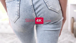 Exotic ultra-cutie entices beau into unscripted hookup