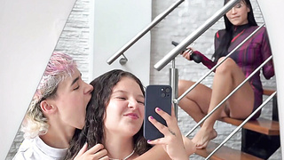 Ufff! Rommie y sus amigas se ponen a pecar con el vibrador (ANGELA WHITE, Leah Gotti, Stacy Cruz)