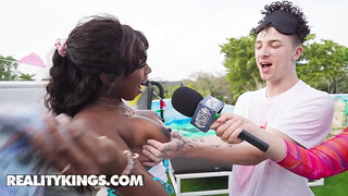 REALITY KINGS - Amari Anne Gets Screwed And Eaten Out At A Wild Rooftop Spring Break Soiree