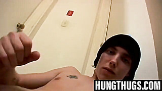 Naughty Blinx gets down to biz in solo jackoff