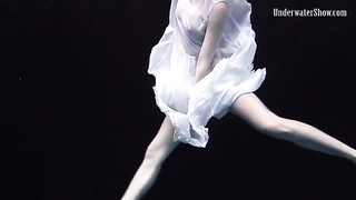 Underwater world of bare stunners