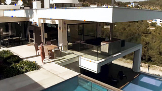 Voluptuous Alina is a faithful chick in the bar