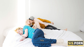 SISPORN. Teenager platinum-blonde has hump with bro near her eased boyfriend