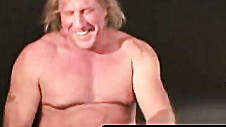 Light-haired mature man jacks till explosive completing