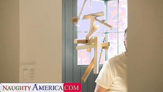 Fabulous Blondie Charli Phoenix Wants Some Stiff Porking Before Kneeing You Out