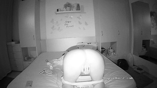 Tania Palace - Ultra-kinky Chick Having A Fast Puss Caressing