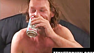 Mature amateur wanks off while frigging his booty