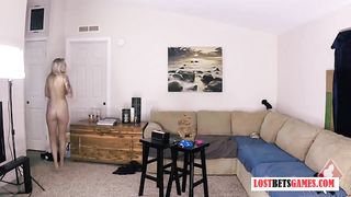 2 Trendy Blond Sweeties Face Off in a Unwrap Game