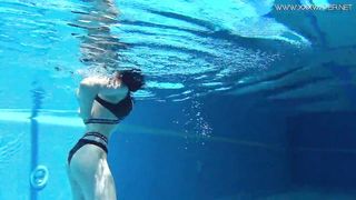 Good-Sized funbags Sheril heads underwater nude