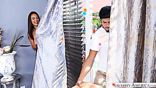 Bailey Brooke And Layla London Have A Red-hot Three-way With The Pizza Boy