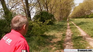 Hungarian Mature Doesn't Wear Trousers For A Quicker Bang