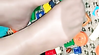 Killer nylon soles ambling on legos