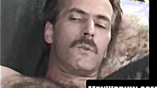 This culo pirate wanks himself with sloppy fun