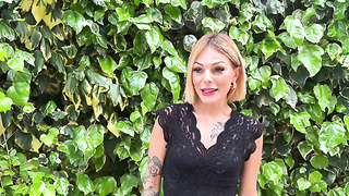 Naomi Benefits From Pam's Prowess!