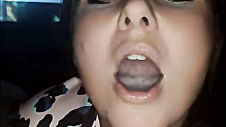 Breezy dicksucker guzzles spunk