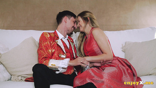 Mind-blowing Platinum-blonde With Sleekly Bald Cunny And Stocking Suck Pecker GONZO!