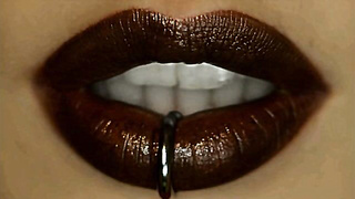 Raquel De Vine Nailing In The Couch With Her Average Figure - Xander Corvus