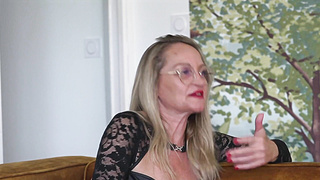 Sonia, 50 Years Aged, Future Life Coach! - Lil Light-haired