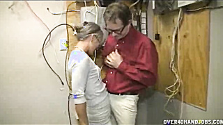 Leilani Love Handjobbing - Leilani Lei