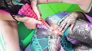 Illuz Has A Strap on dildo To Use On Anuskatzz