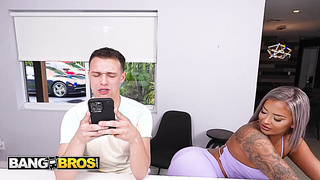 BANGBROS - Hayley Andrews Gets Her Humungous Booty Boinked After Taunting Her Stepbrother For A Soiree Pass - Hayley Davies