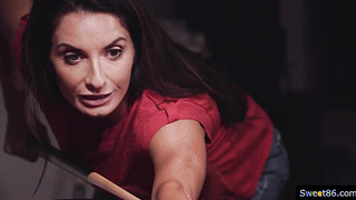 Big-boobed cougar Silvia Saige gobbling daughters teenie labia