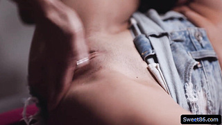 Big-boobed cougar Silvia Saige gobbling daughters teenie labia