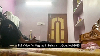 Desi Indian mummy and stepson affair catch in camara 2